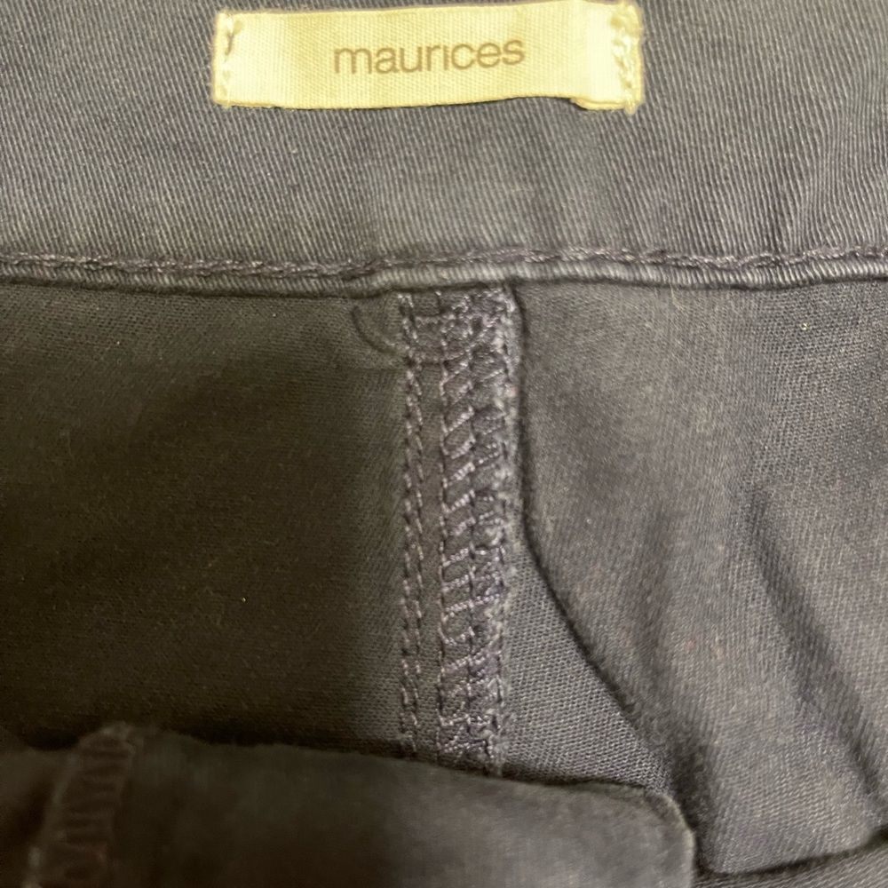 Maurices Women’s 15/16 Navy Blue Khaki Mom Shorts 2.5" inseam - Picture 3 of 6